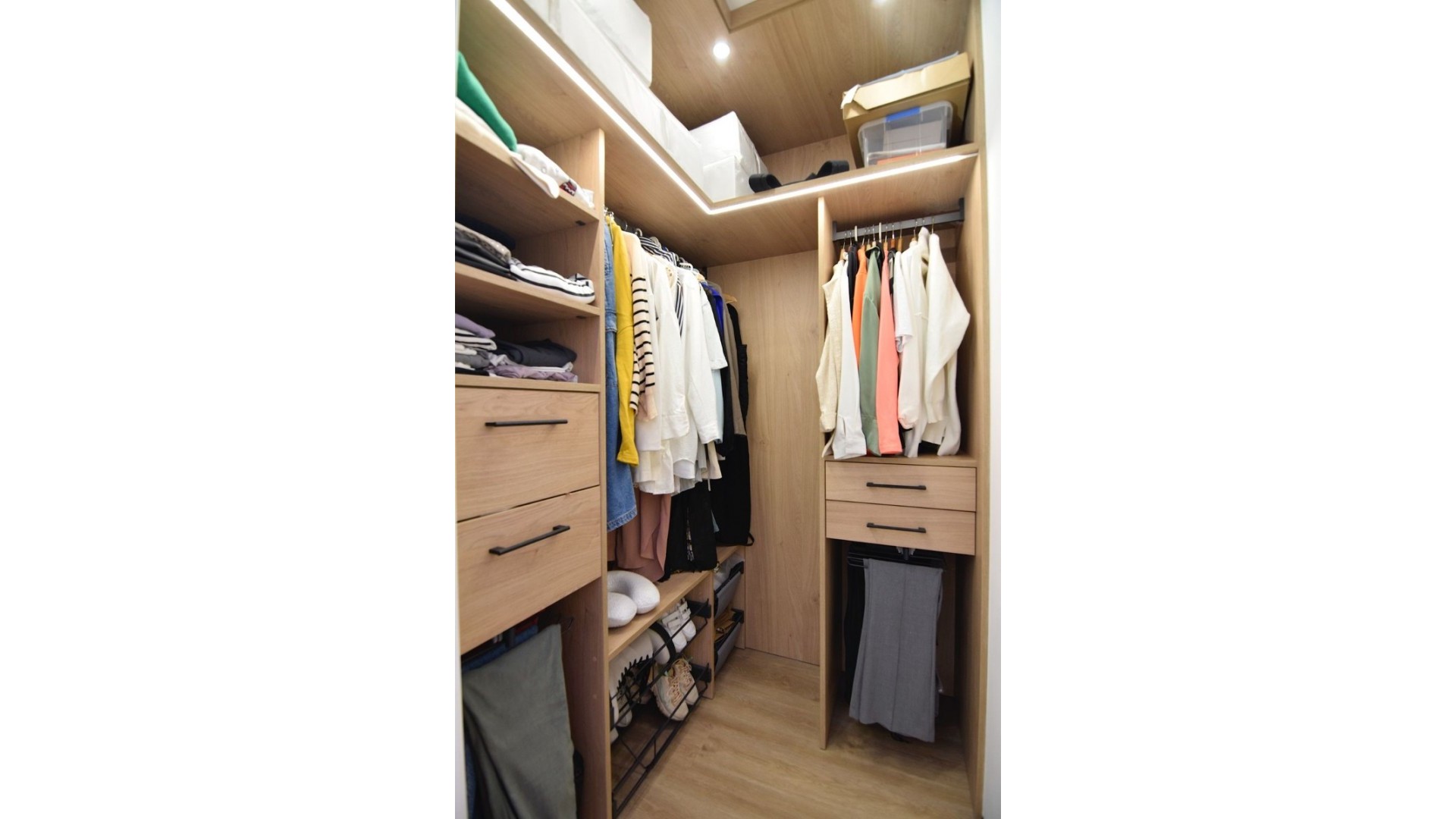 Resale - Stadthaus -
La Florida