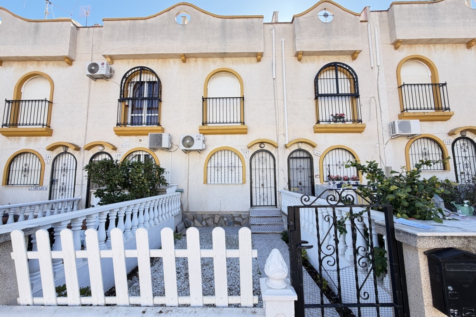 Resale - Stadthaus -
La Florida