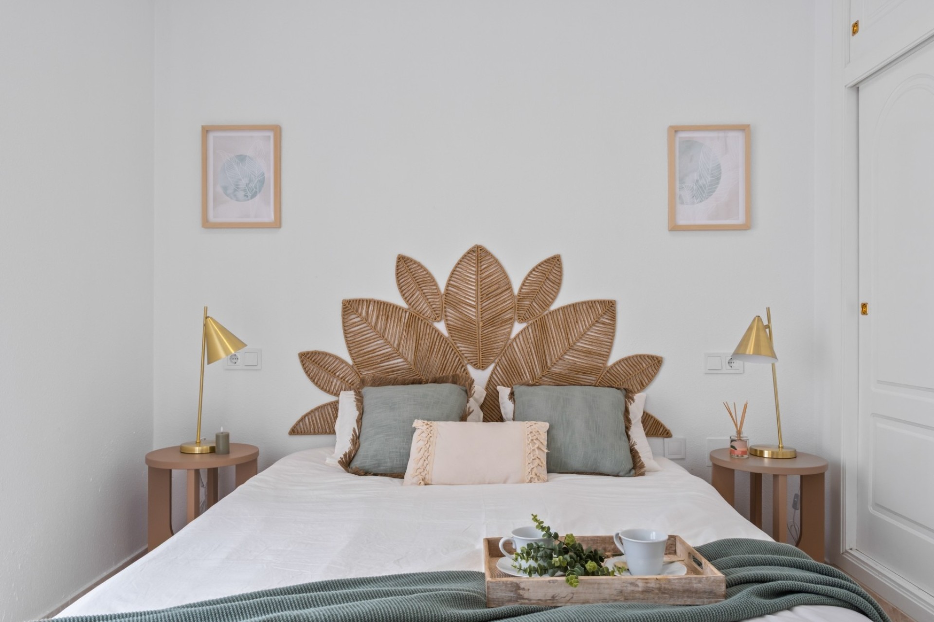 Resale - Stadthaus -
La Florida