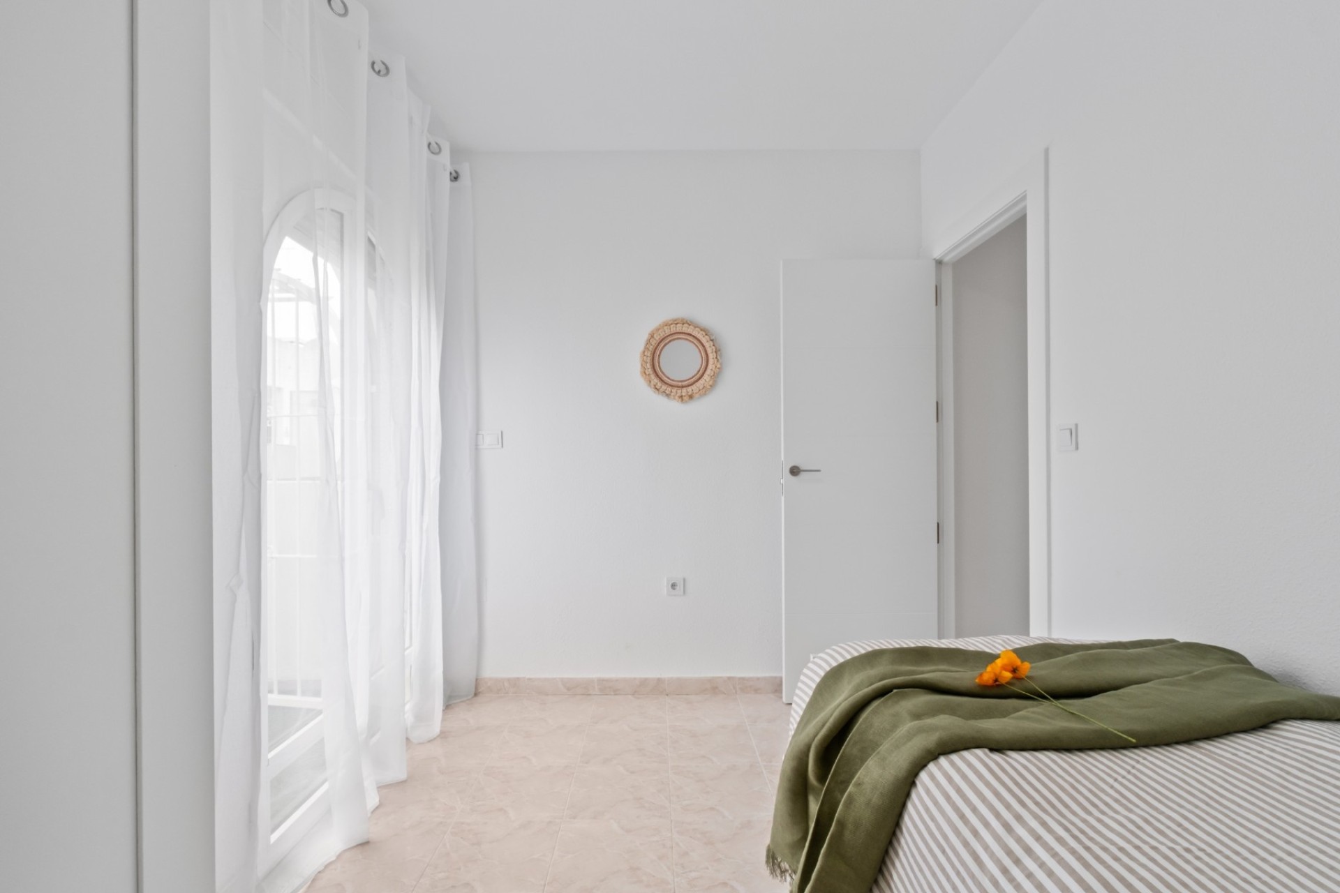 Resale - Stadthaus -
La Florida