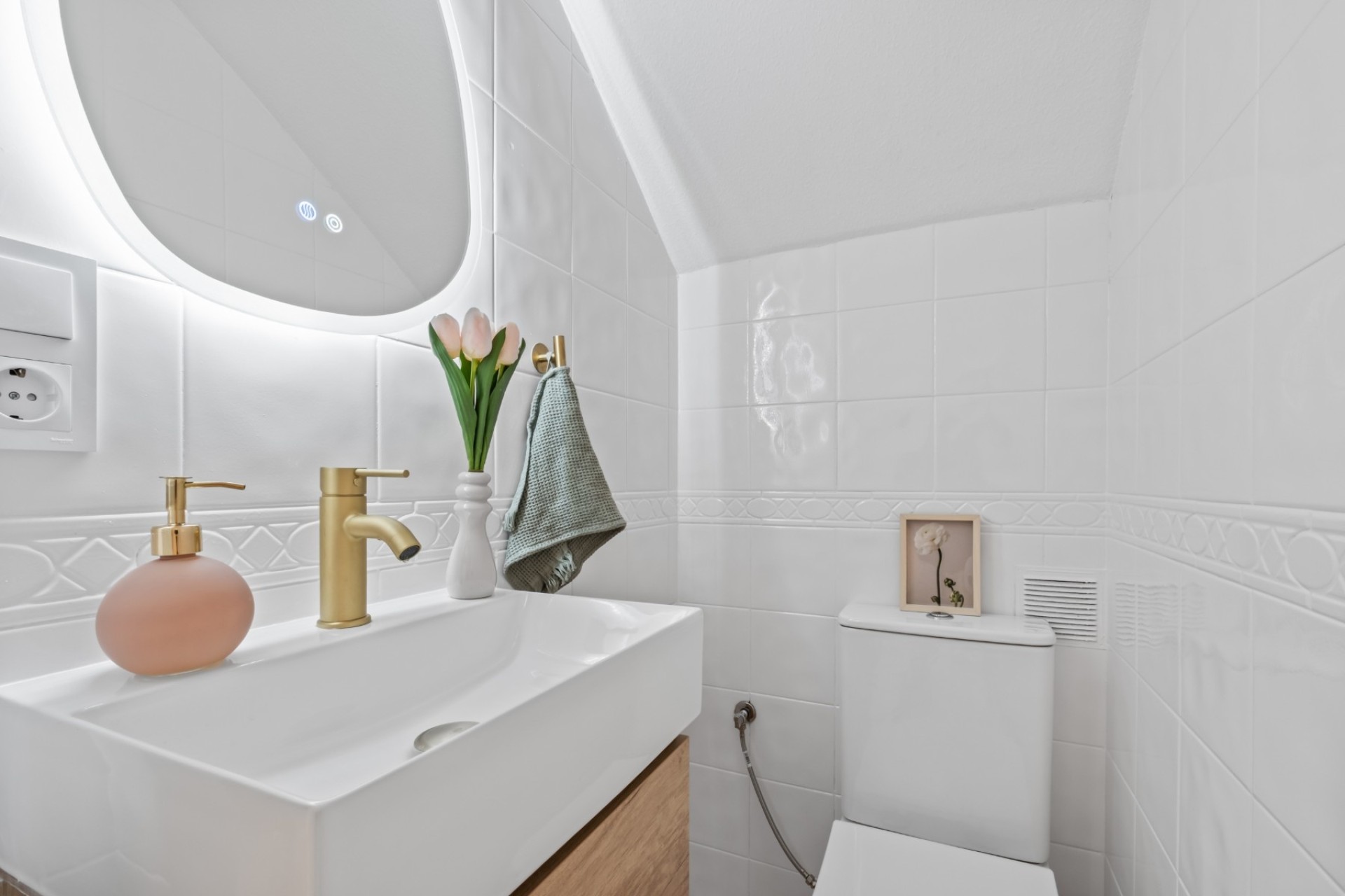 Resale - Stadthaus -
La Florida