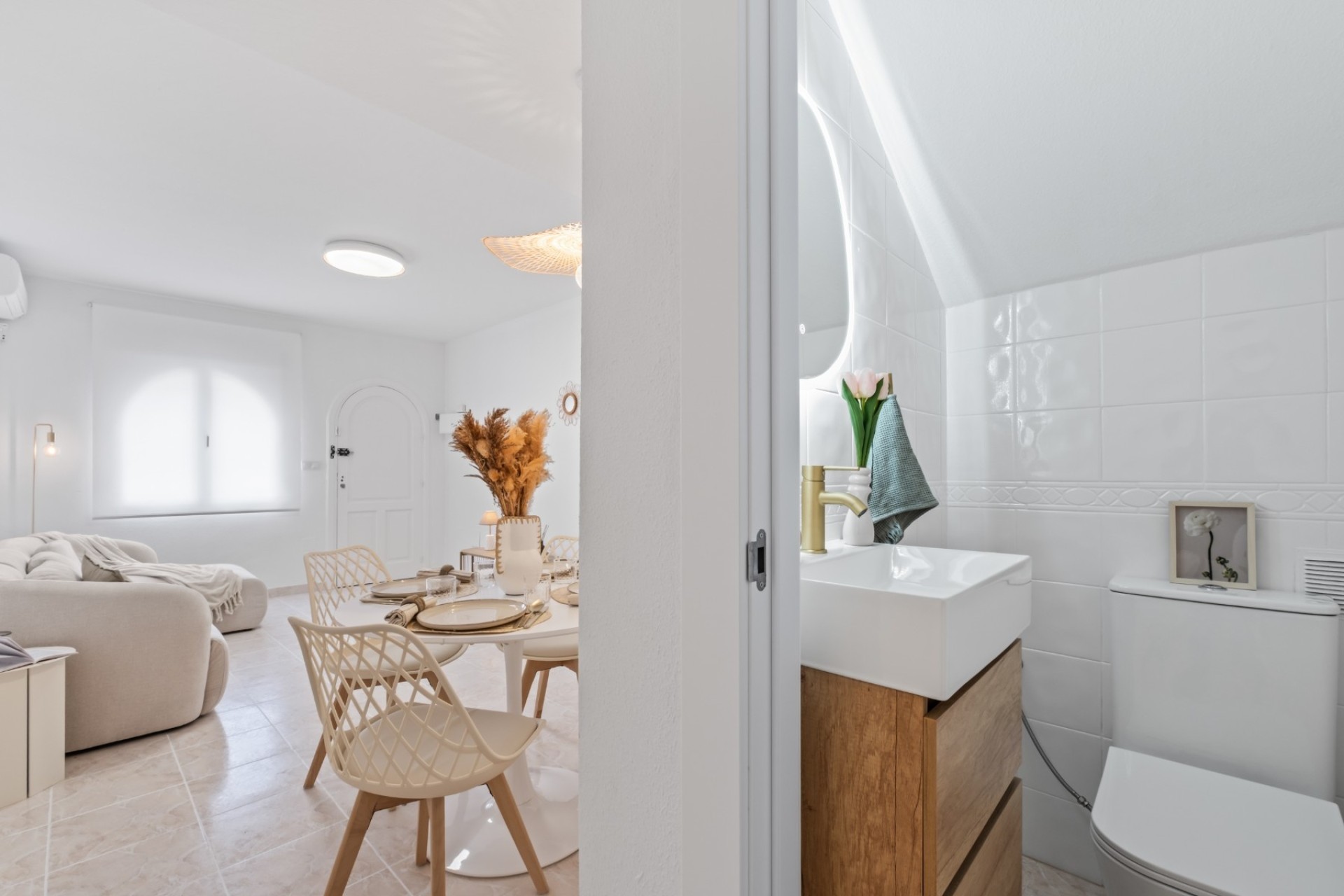 Resale - Stadthaus -
La Florida