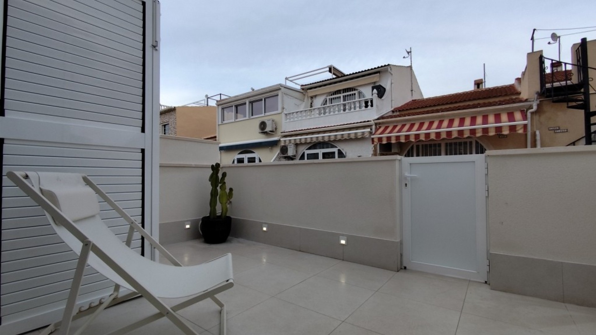 Resale - Stadthaus -
La Siesta