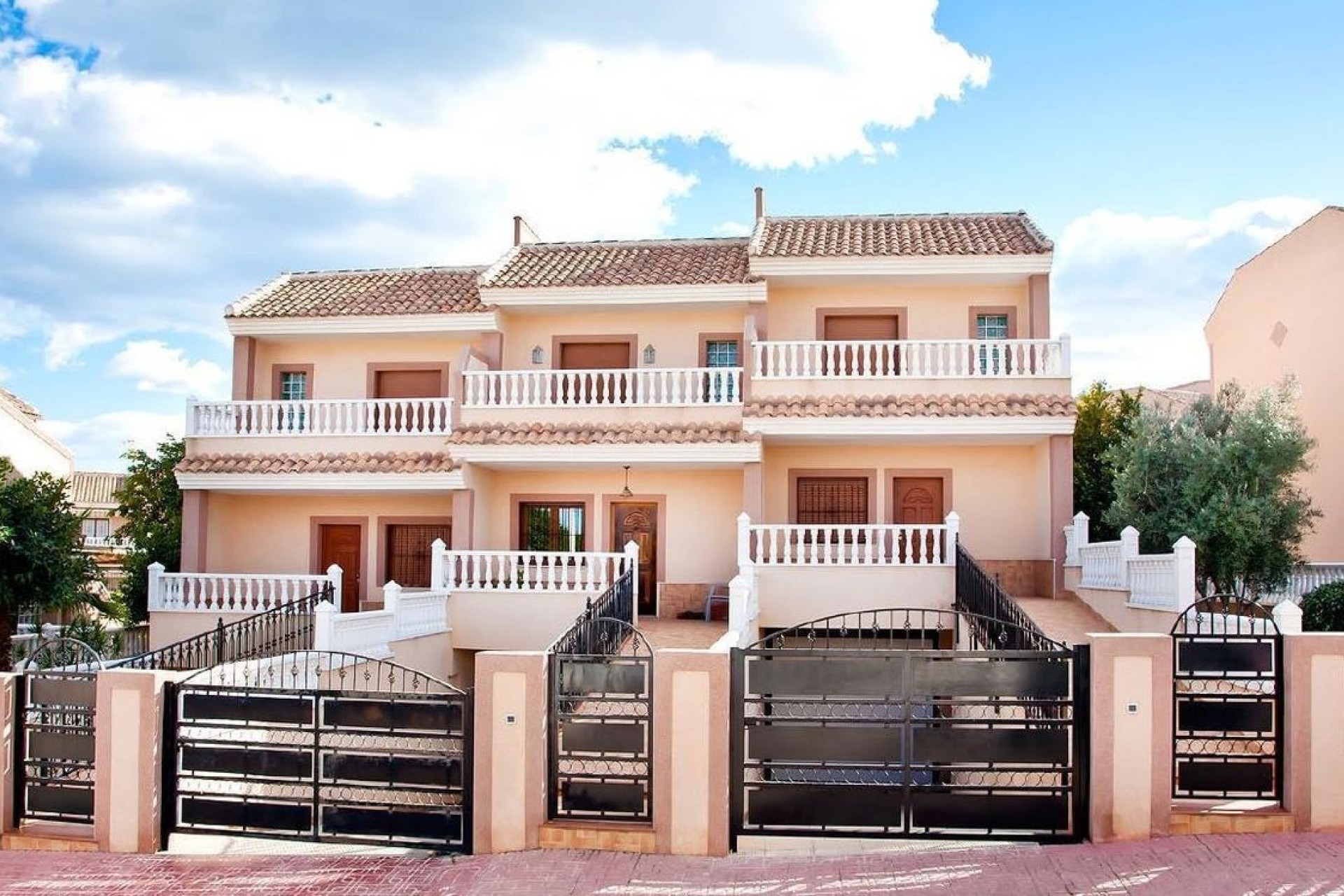 Resale - Stadthaus -
Los Altos - Costa Blanca