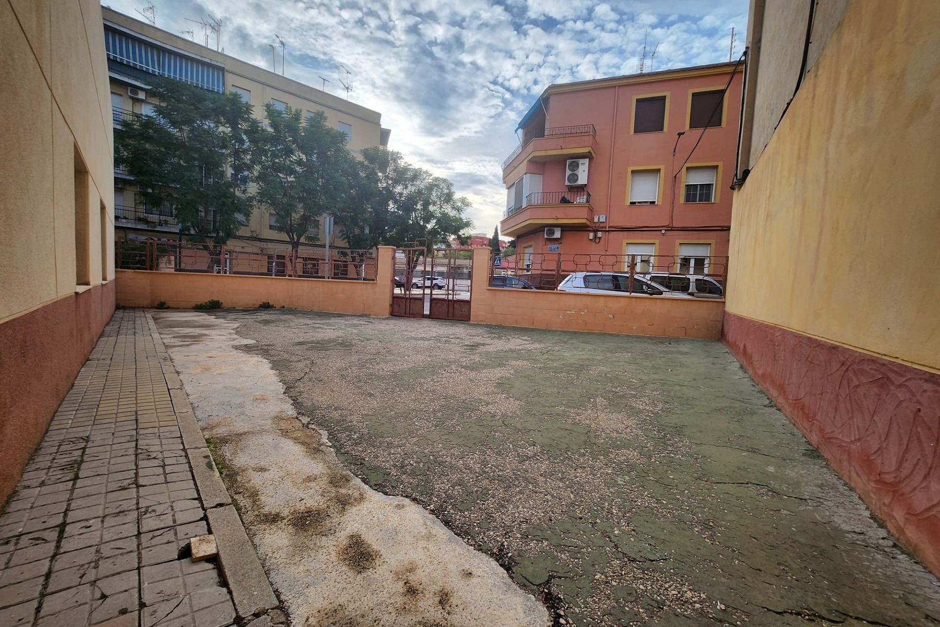 Resale - Stadthaus -
Monóvar