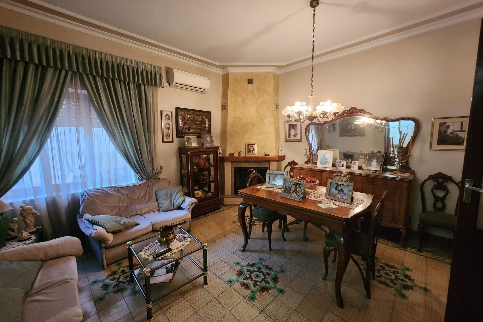 Resale - Stadthaus -
Monóvar