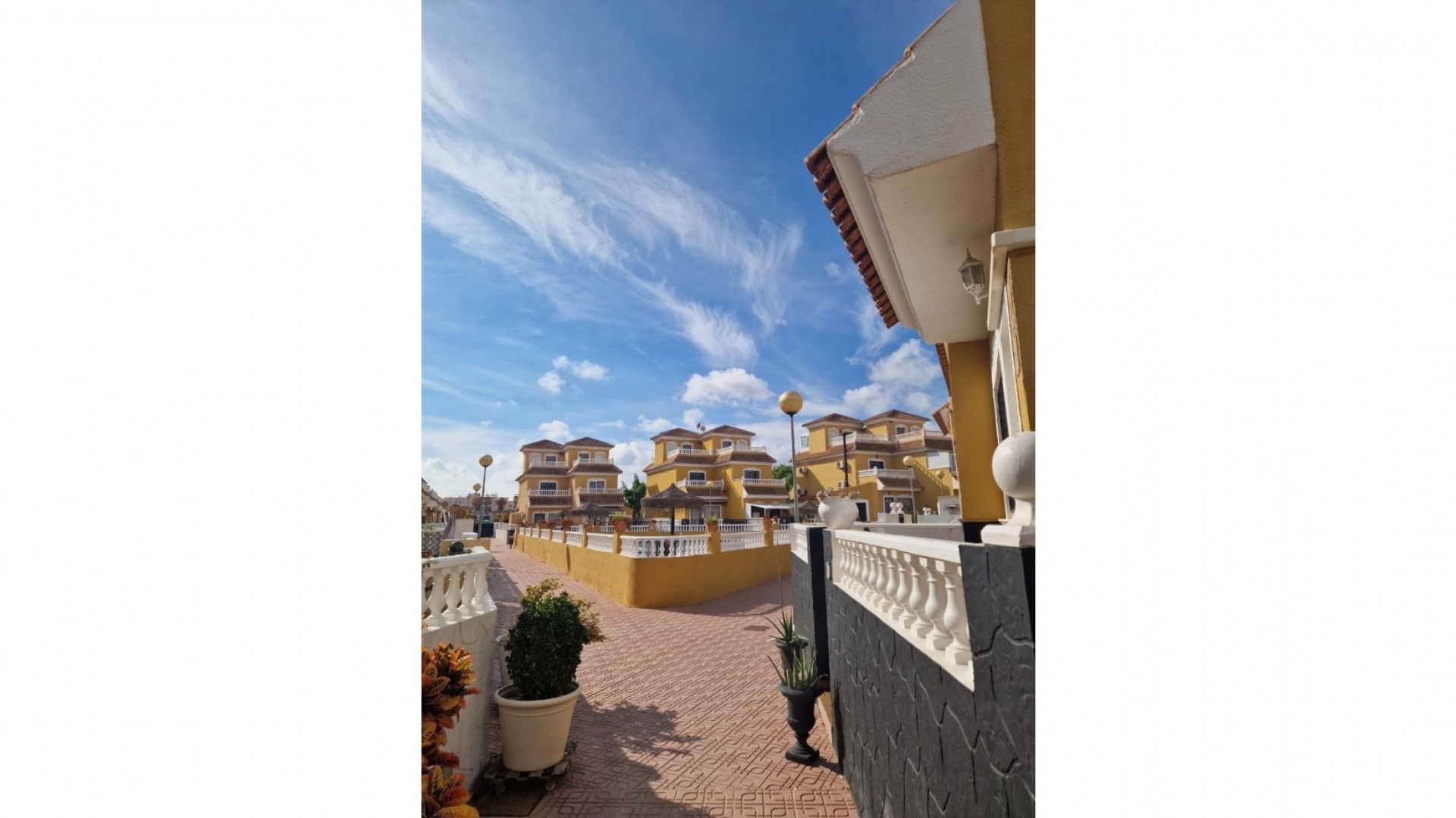 Resale - Stadthaus -
Orihuela Costa - La Florida