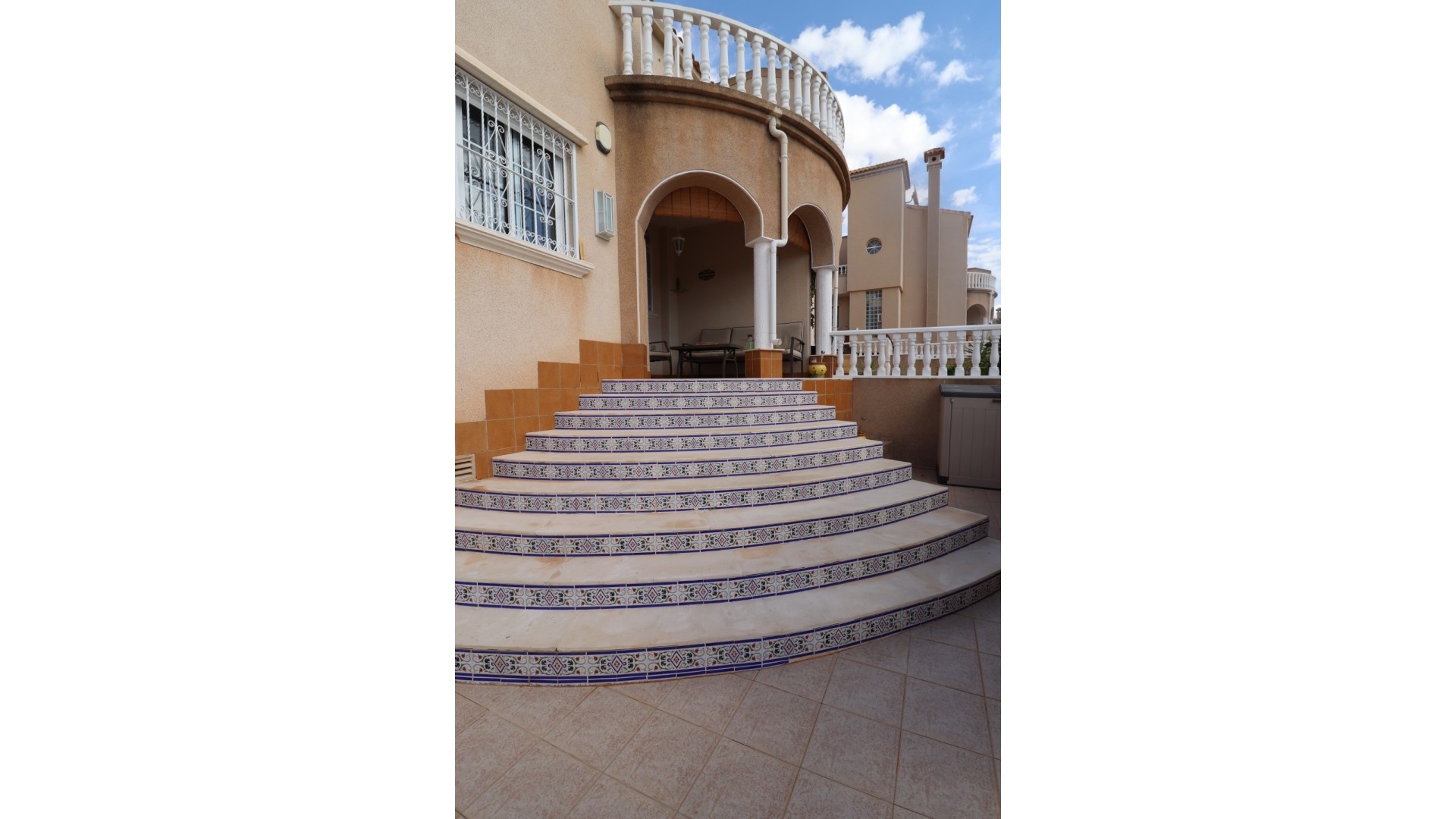 Resale - Stadthaus -
Orihuela Costa - Las Filipinas