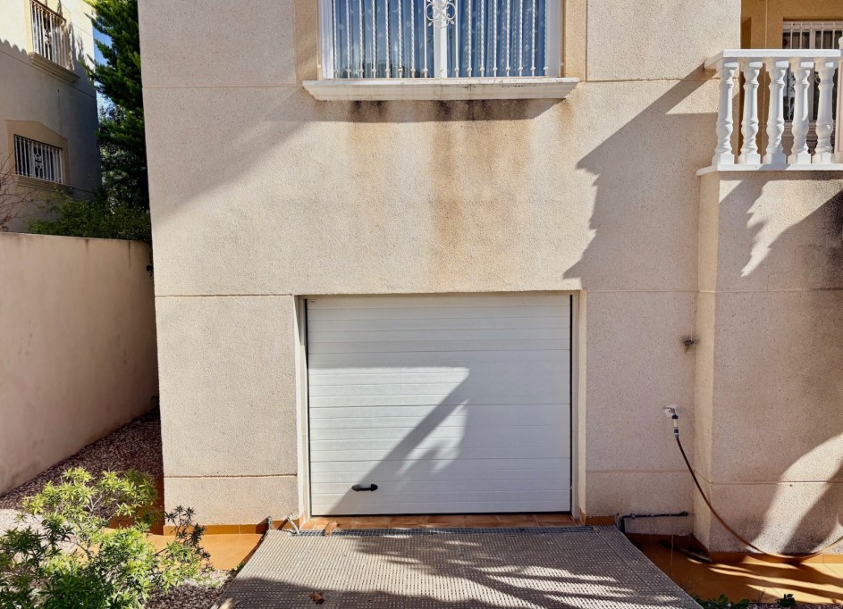 Resale - Stadthaus -
Orihuela Costa - Las Filipinas