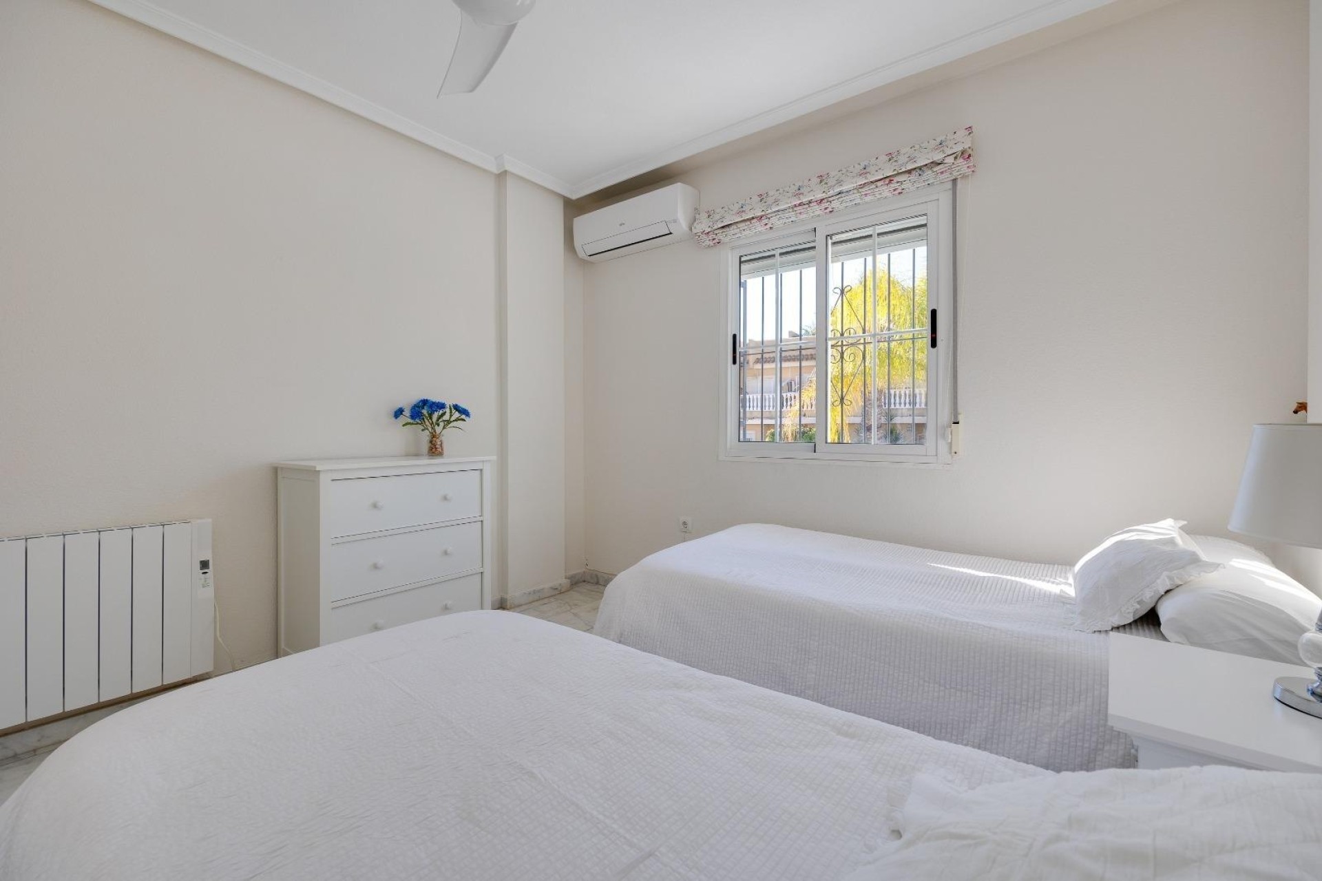 Resale - Stadthaus -
Orihuela Costa - Las Filipinas