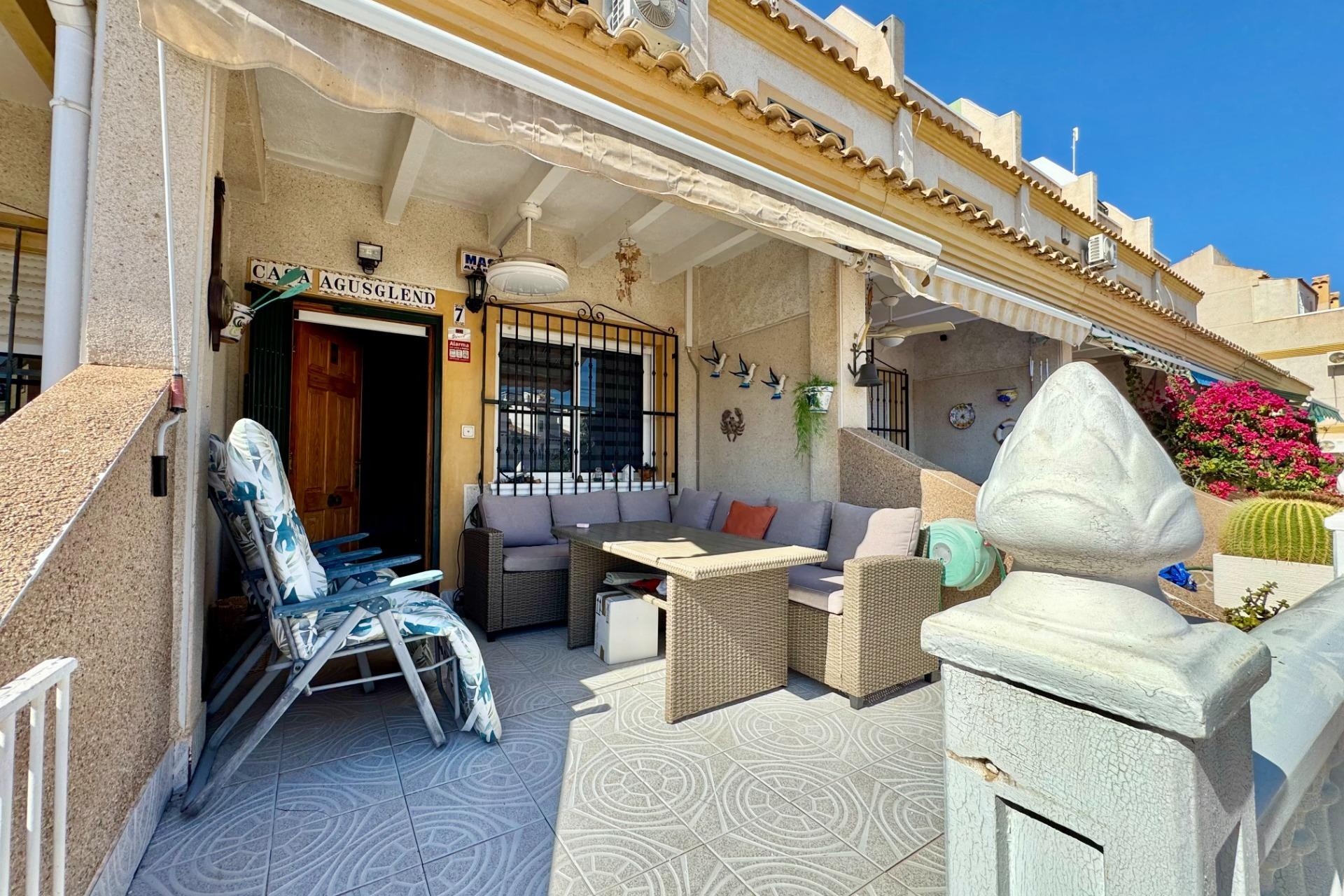 Resale - Stadthaus -
Orihuela Costa - Las Filipinas