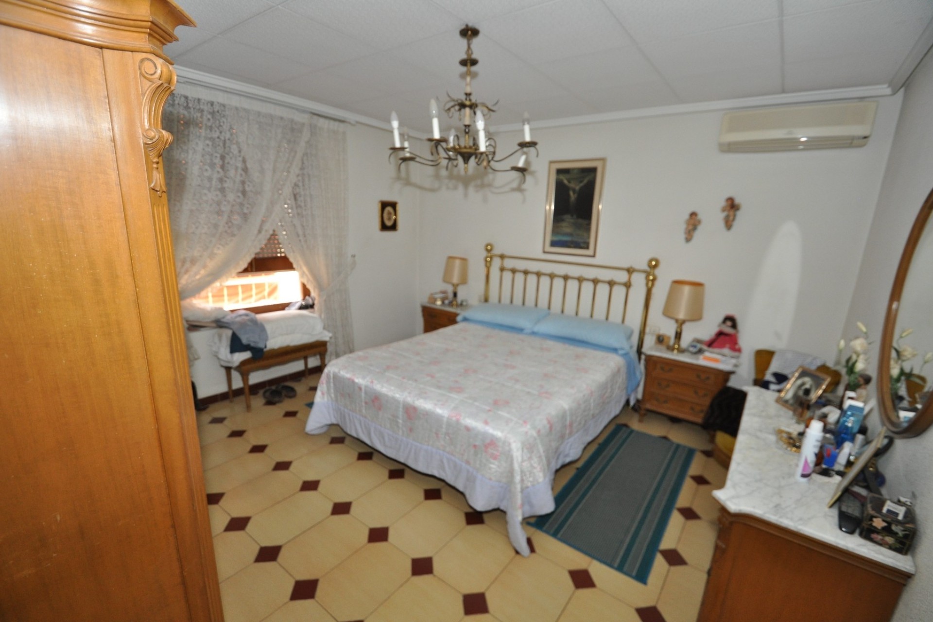 Resale - Stadthaus -
Petrer - Inland