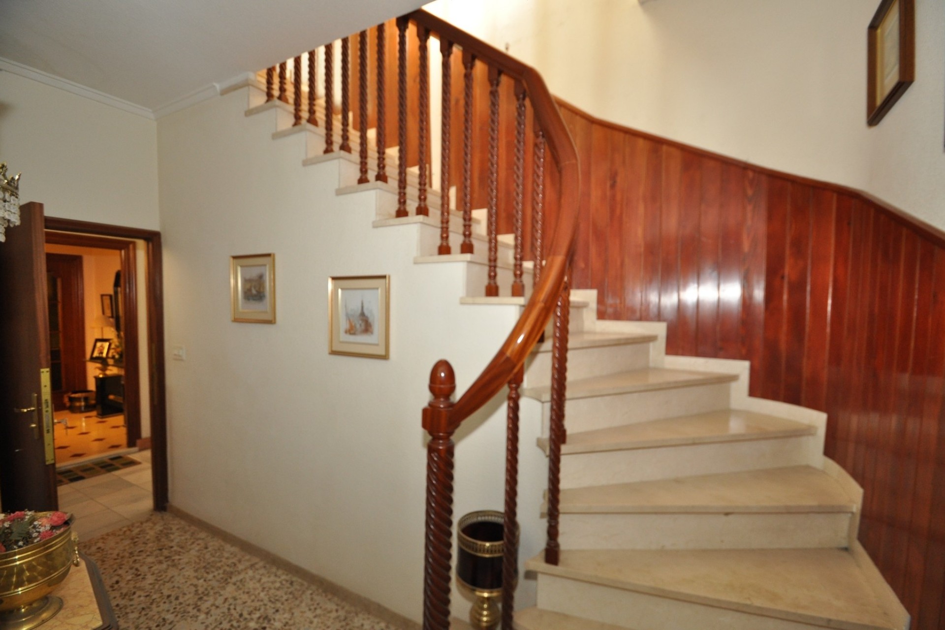 Resale - Stadthaus -
Petrer - Inland