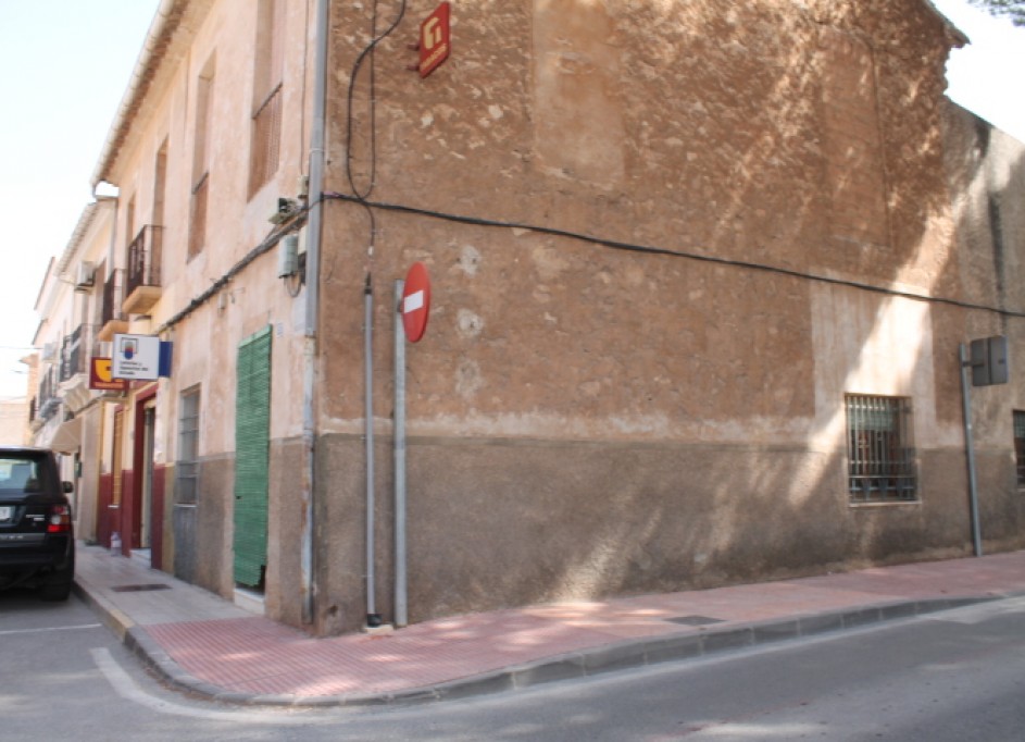 Resale - Stadthaus -
Pinoso - calle lepanto