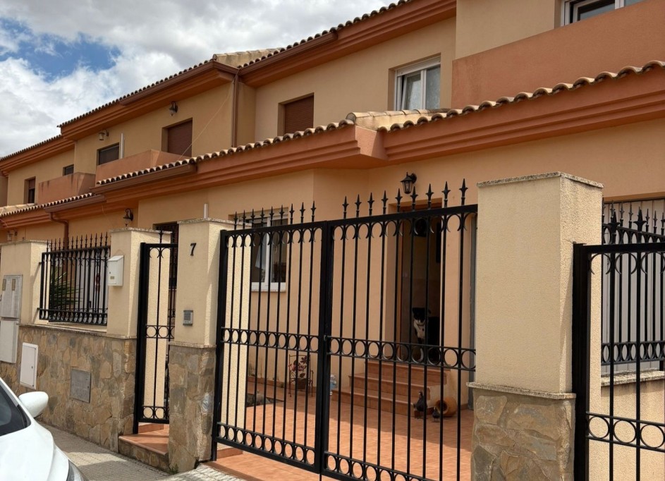 Resale - Stadthaus -
Pinoso