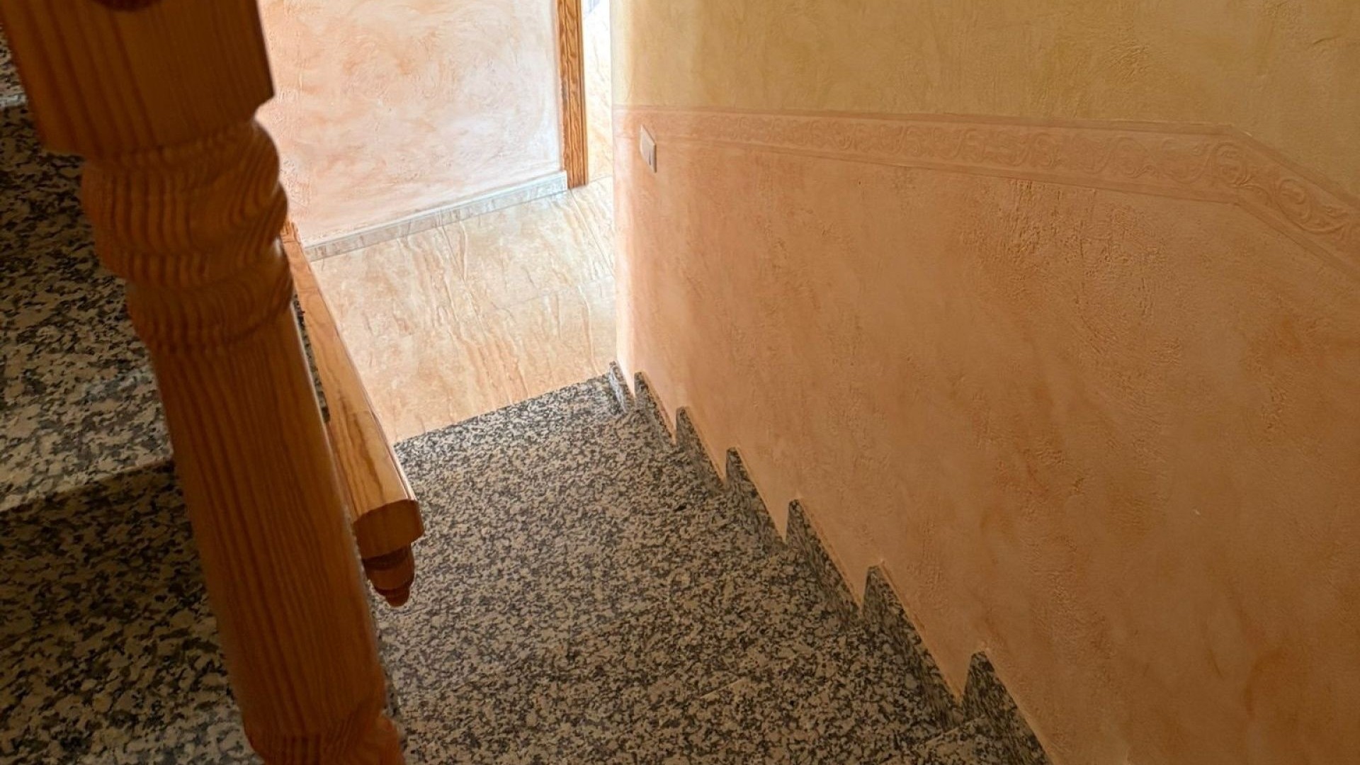 Resale - Stadthaus -
Pinoso