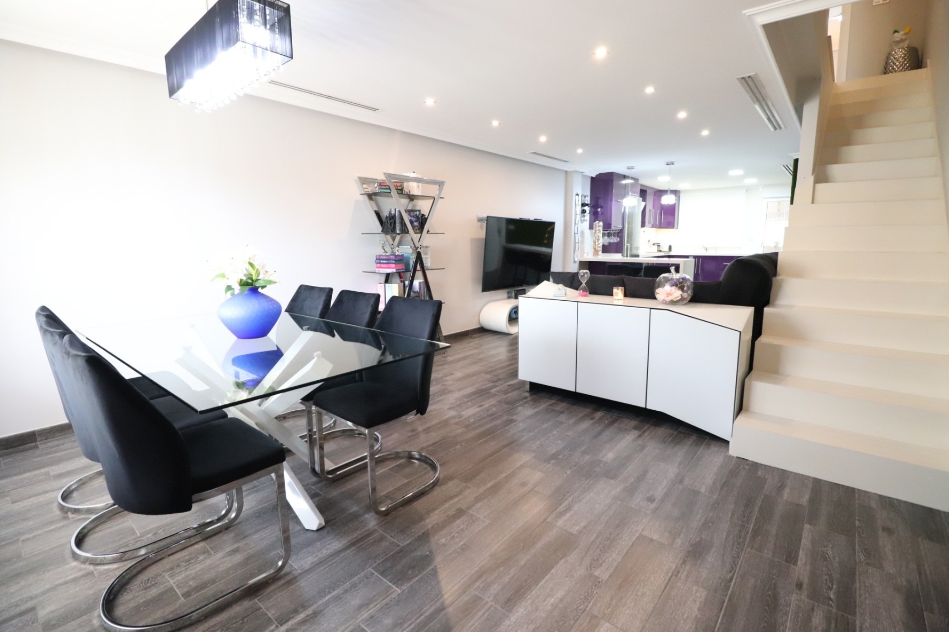 Resale - Stadthaus -
Redovan - Redovan - Town