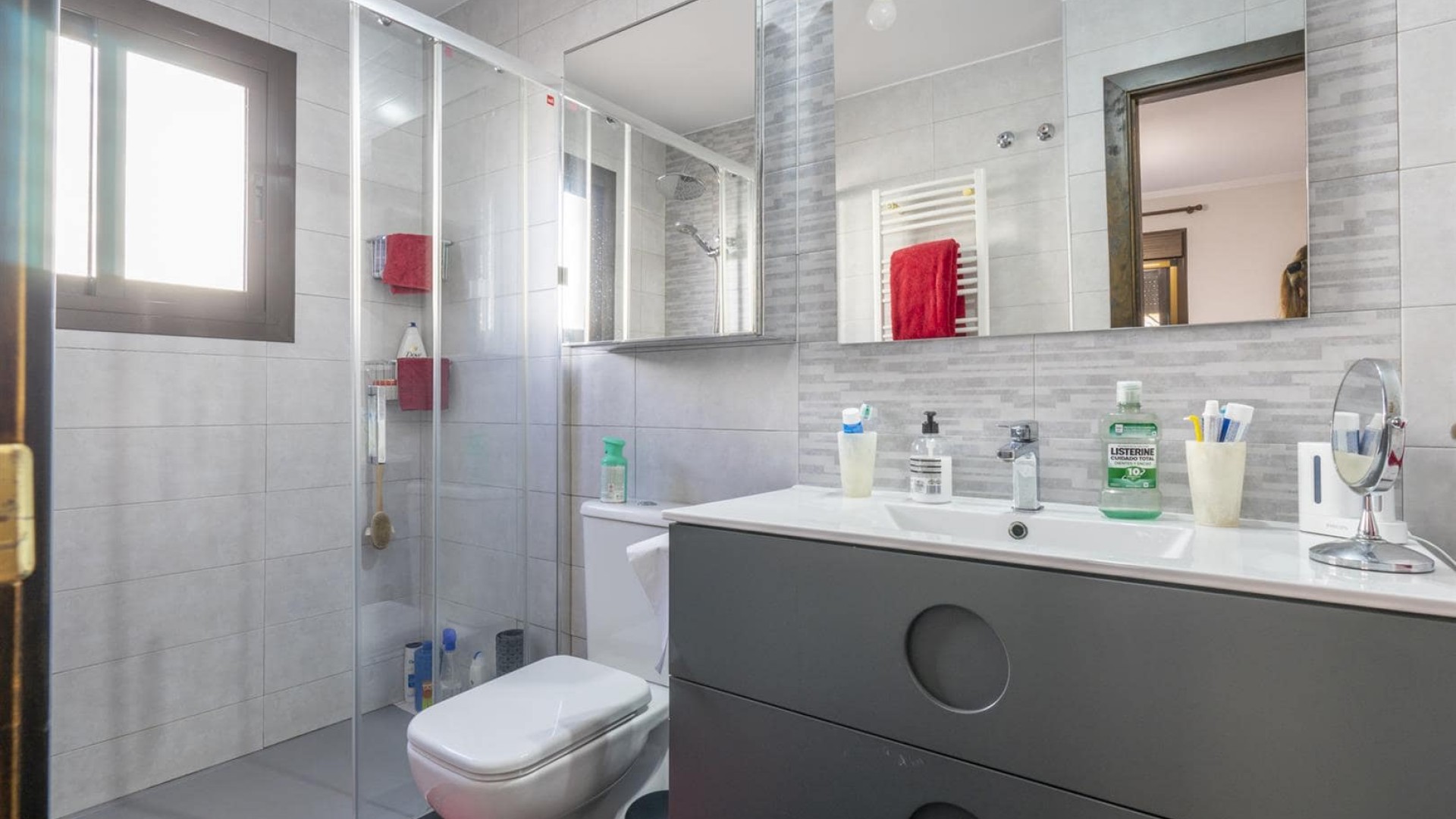 Resale - Stadthaus -
SAN CAYETANO