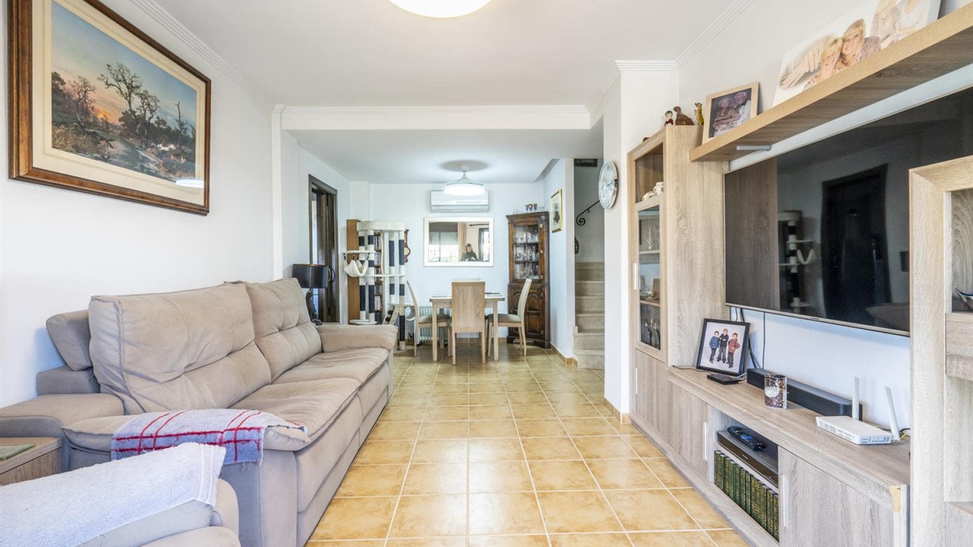 Resale - Stadthaus -
SAN CAYETANO