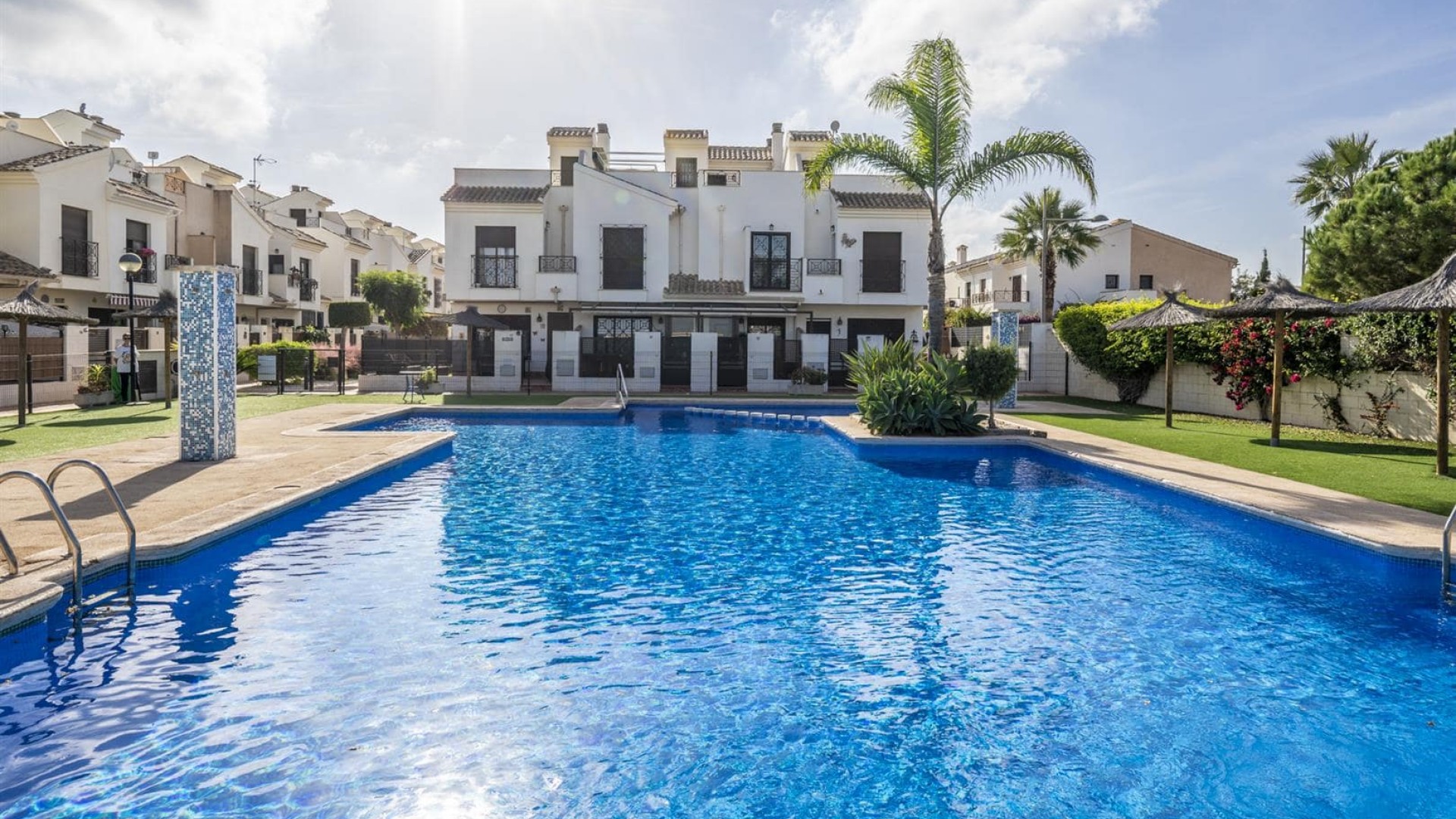 Resale - Stadthaus -
SAN CAYETANO