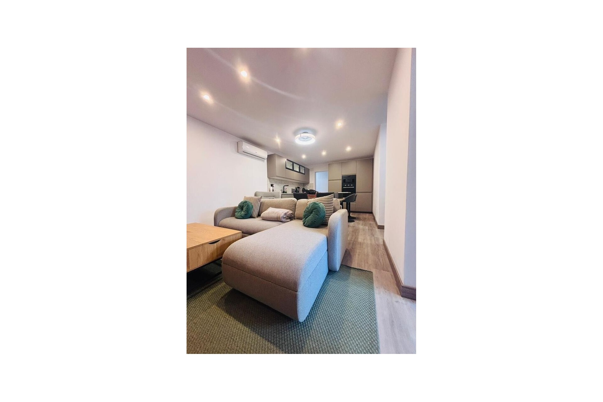 Resale - Stadthaus -
San Miguel de Salinas - Inland