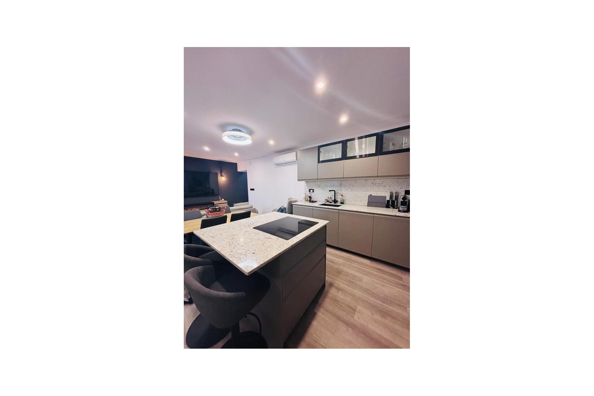 Resale - Stadthaus -
San Miguel de Salinas - Inland