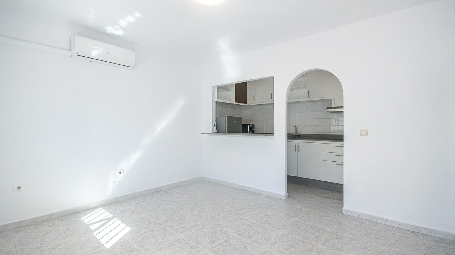 Resale - Stadthaus -
San Miguel de Salinas