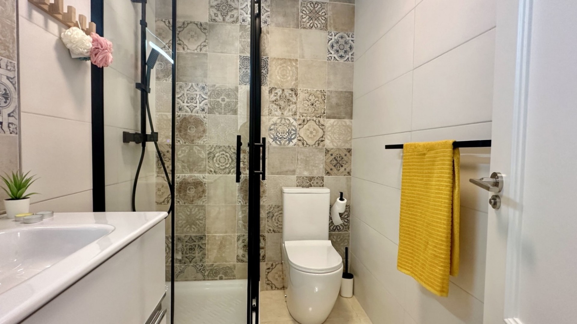 Resale - Stadthaus -
San Miguel de Salinas