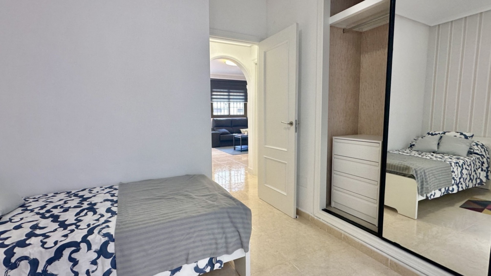 Resale - Stadthaus -
San Miguel de Salinas