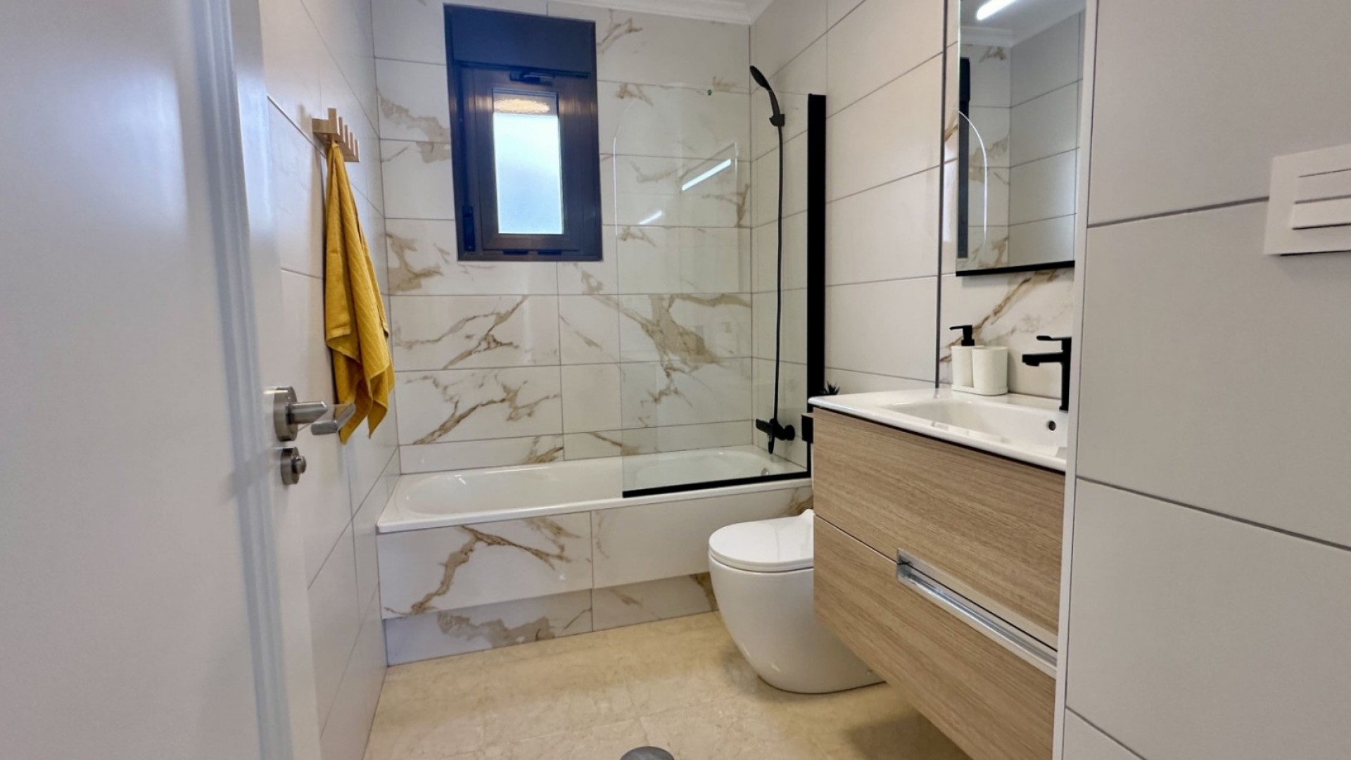 Resale - Stadthaus -
San Miguel de Salinas