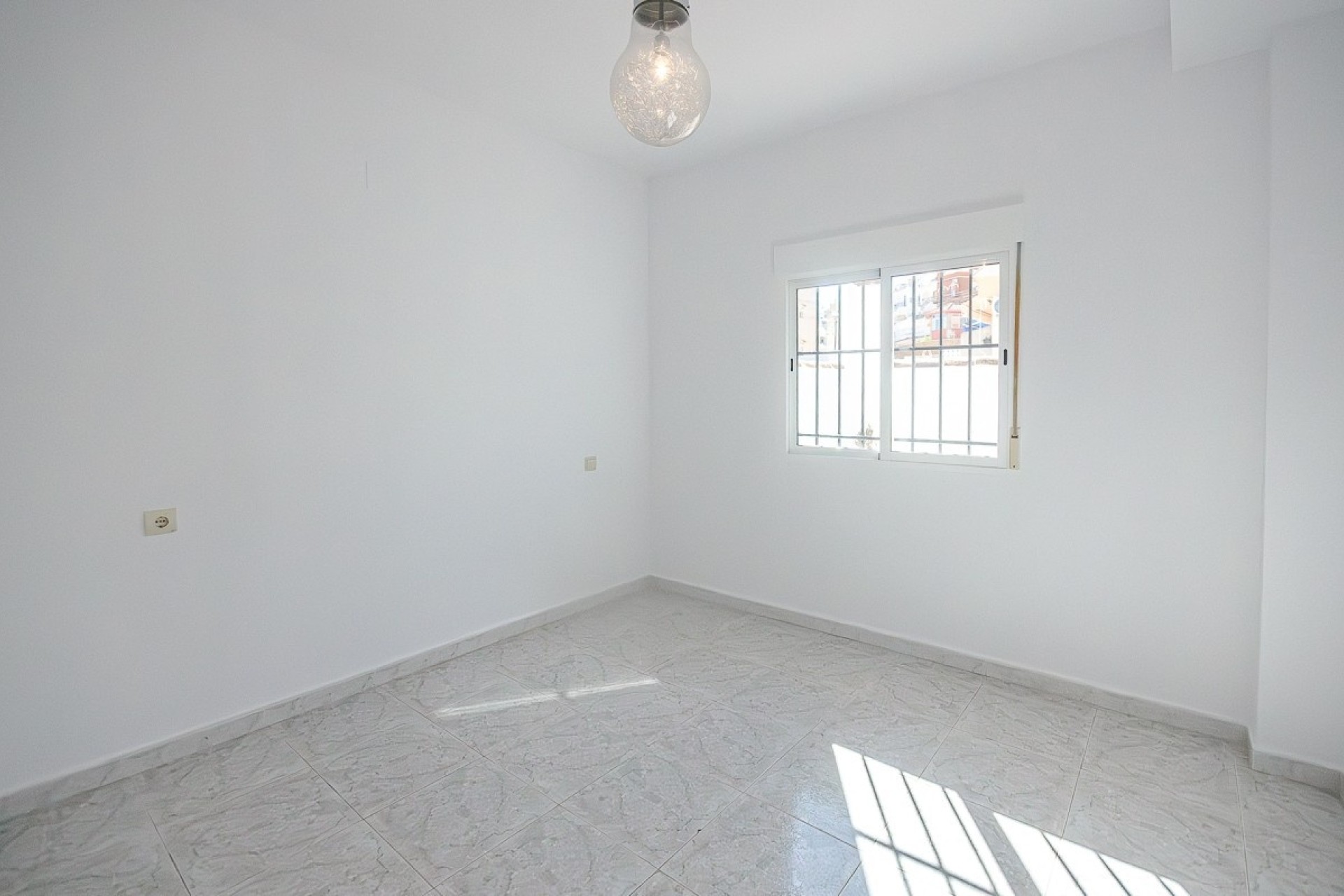 Resale - Stadthaus -
San Miguel de Salinas