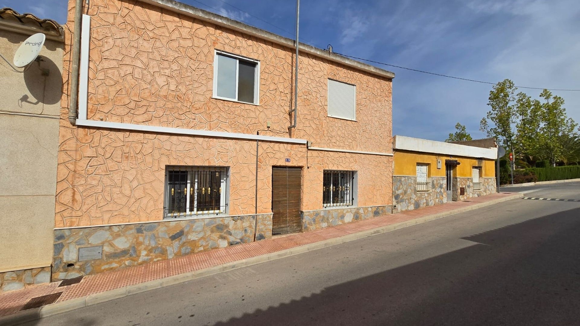 Resale - Stadthaus -
SAX