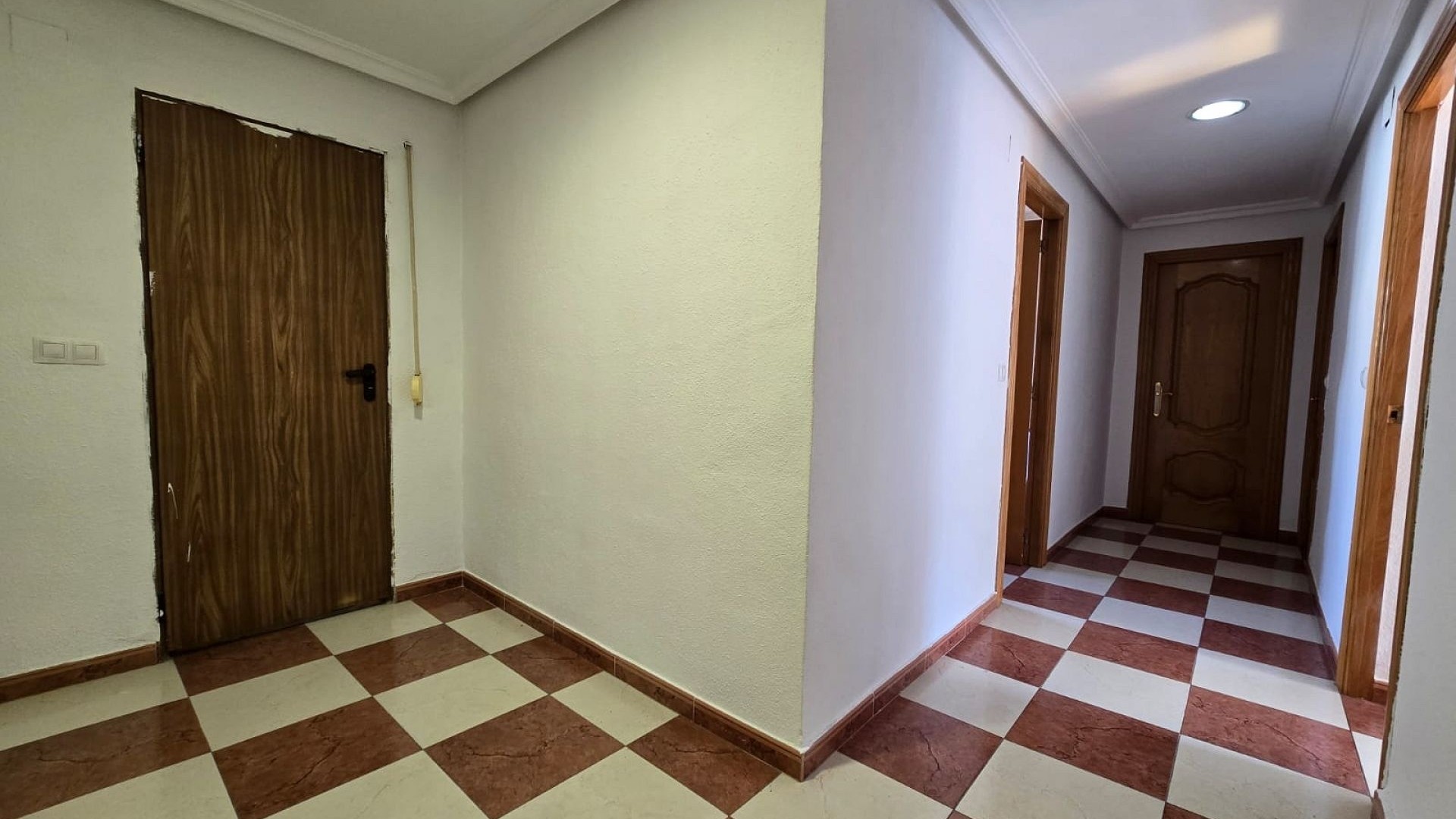 Resale - Stadthaus -
SAX