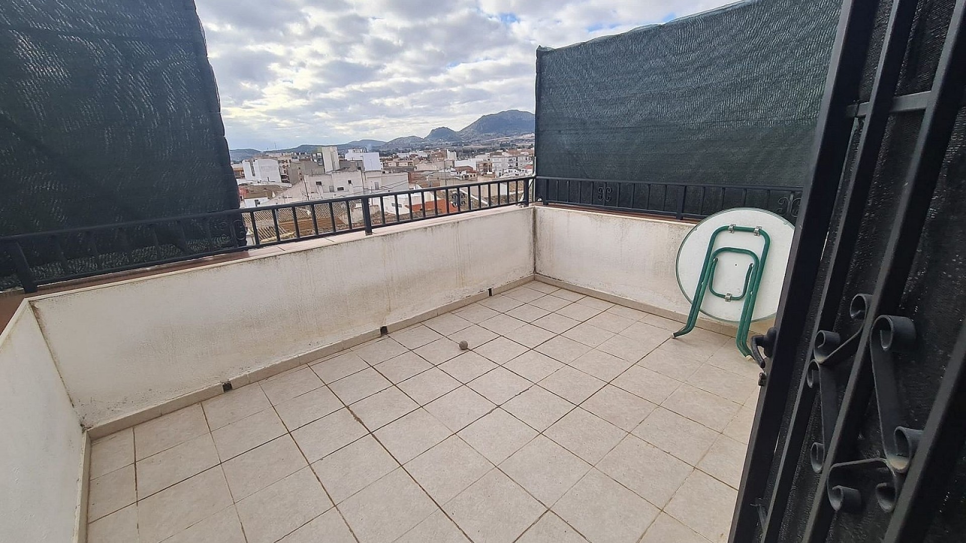 Resale - Stadthaus -
SAX