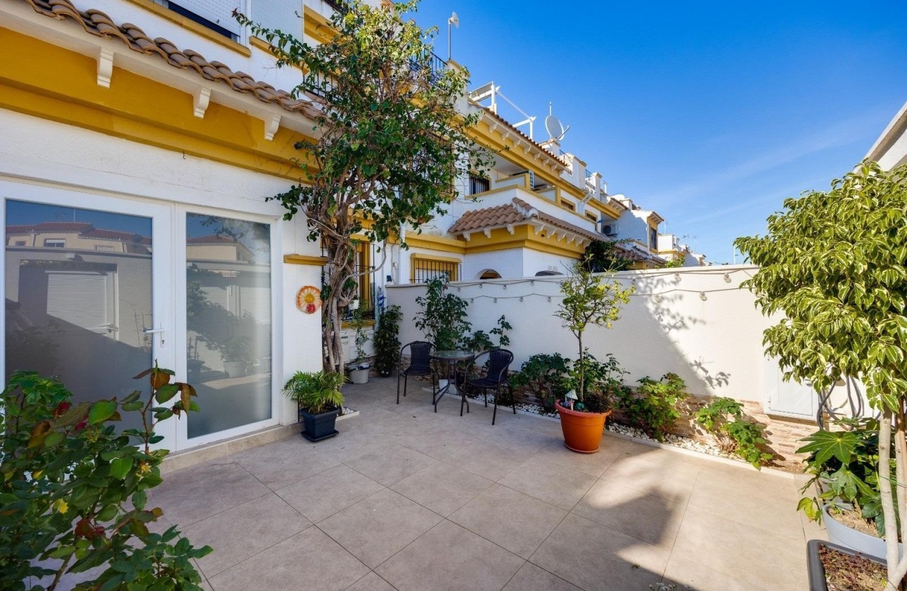 Resale - Stadthaus -
Torrevieja - Aguas Nuevas