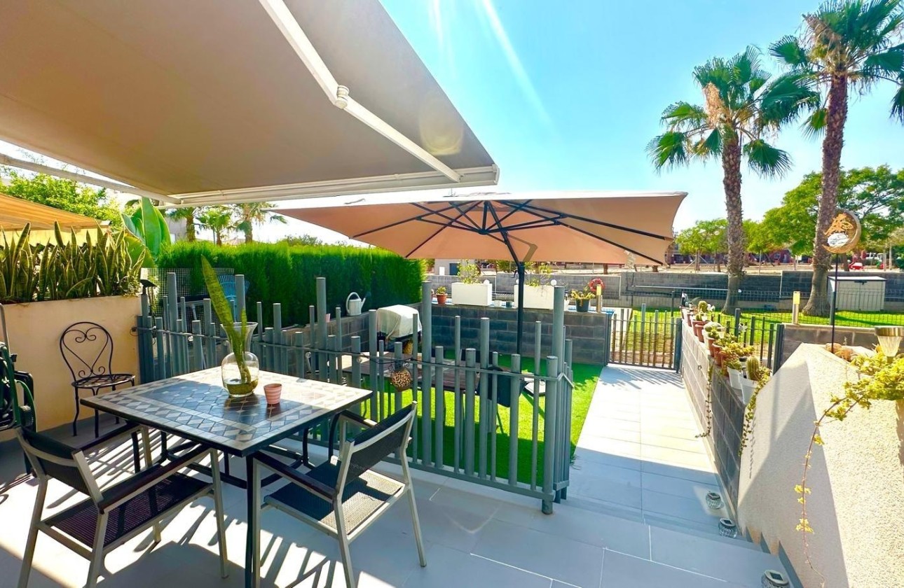 Resale - Stadthaus -
Torrevieja - Aguas Nuevas