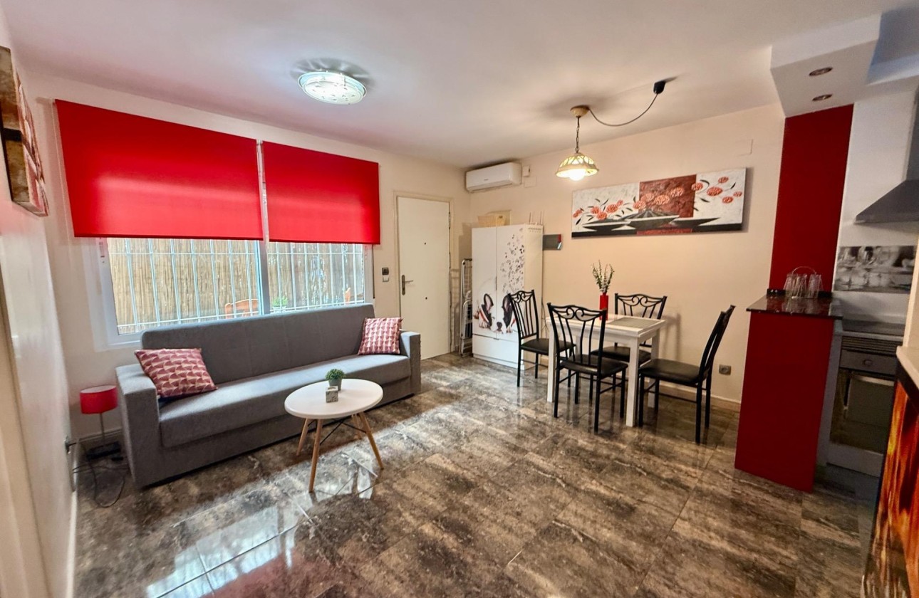 Resale - Stadthaus -
Torrevieja - Carrefour