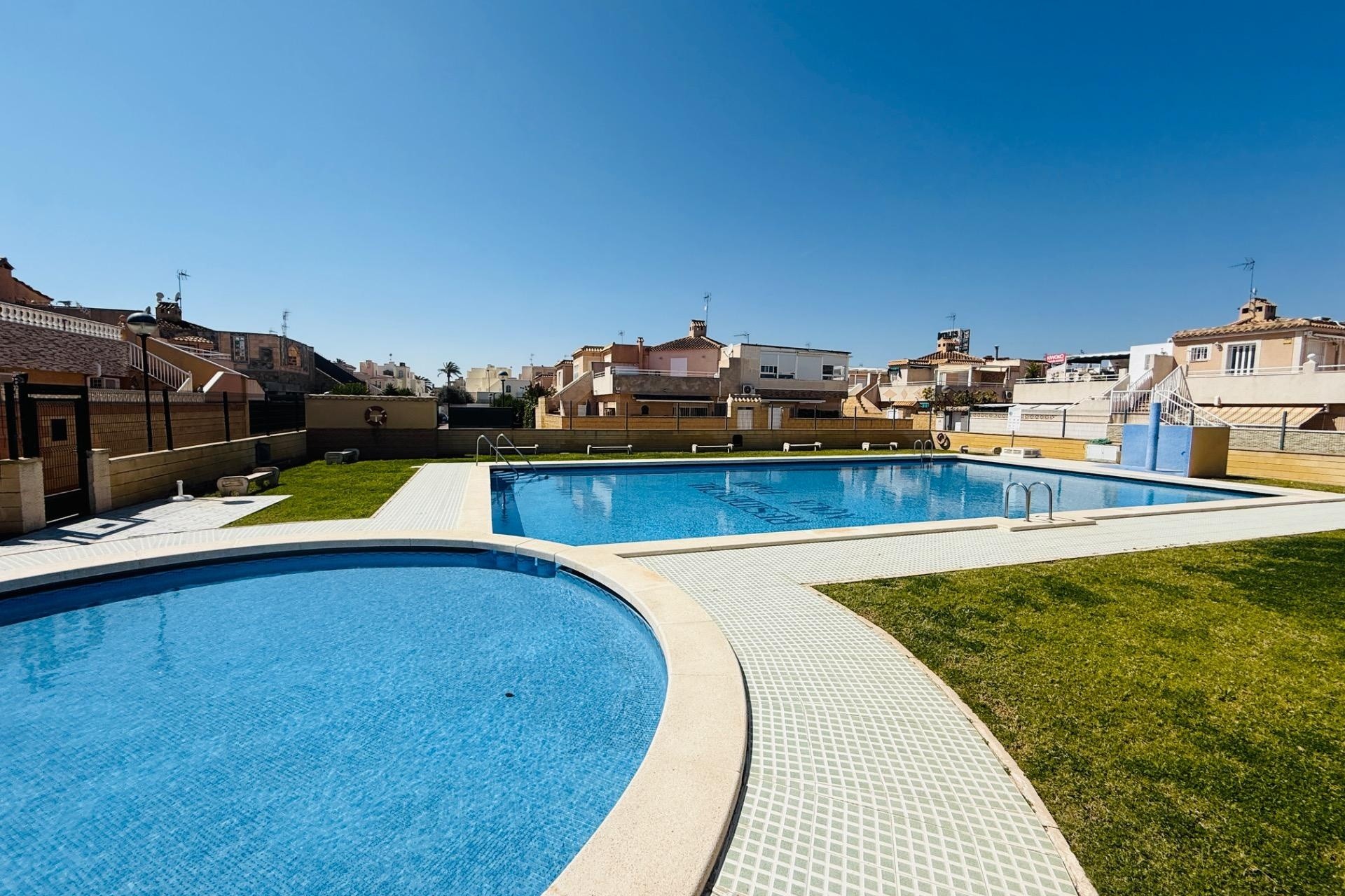 Resale - Stadthaus -
Torrevieja - Carrefour