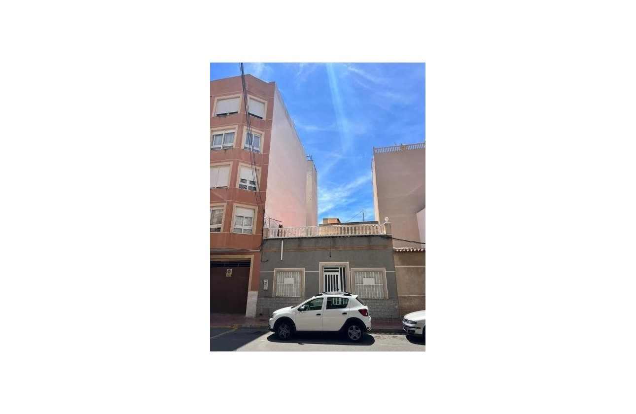 Resale - Stadthaus -
Torrevieja - Estacion de autobuses
