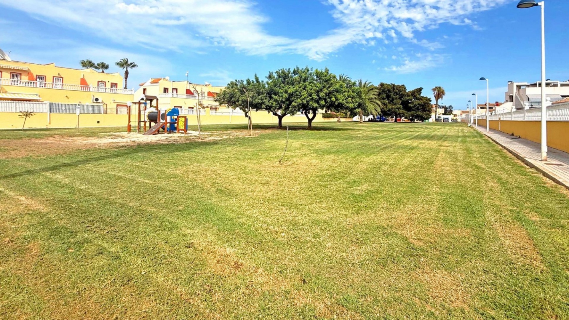 Resale - Stadthaus -
Torrevieja - La Siesta - El Salado -  Torreta