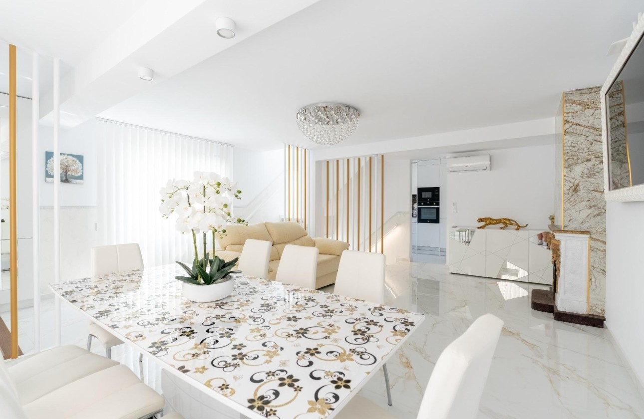 Resale - Stadthaus -
Torrevieja - Punta Prima