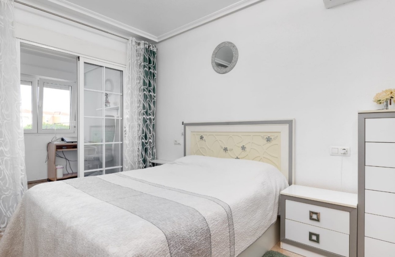 Resale - Stadthaus -
Torrevieja