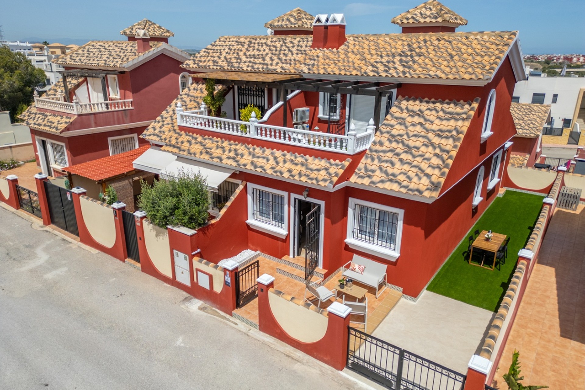 Resale - Stadthaus -
Villamartín - Costa Blanca