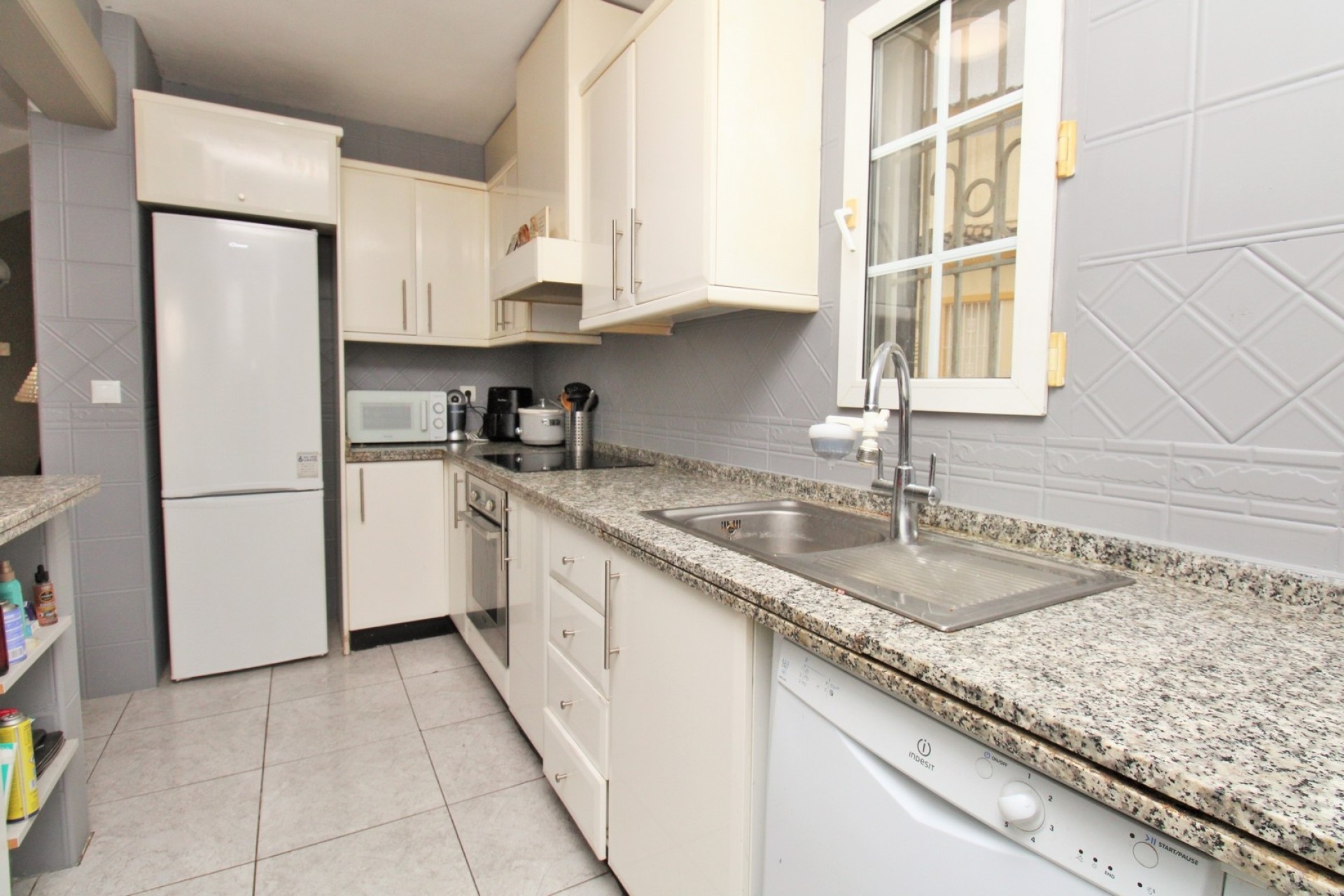 Resale - Stadthaus -
Villamartín - LOS DOLSES