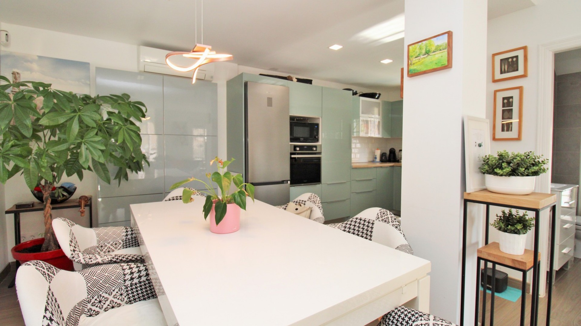 Resale - Stadthaus -
Villamartín