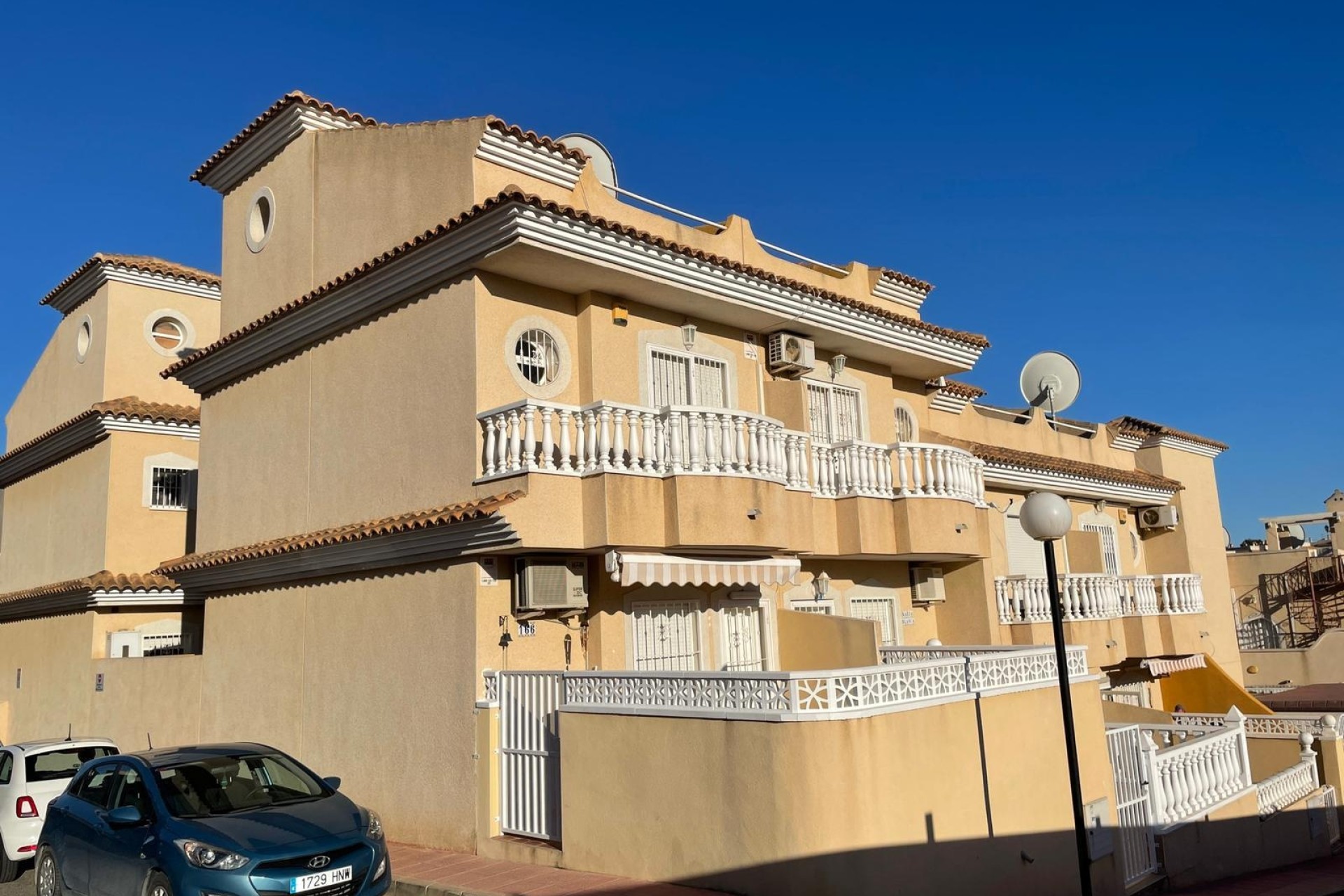 Resale - Stadthaus -
Villamartín