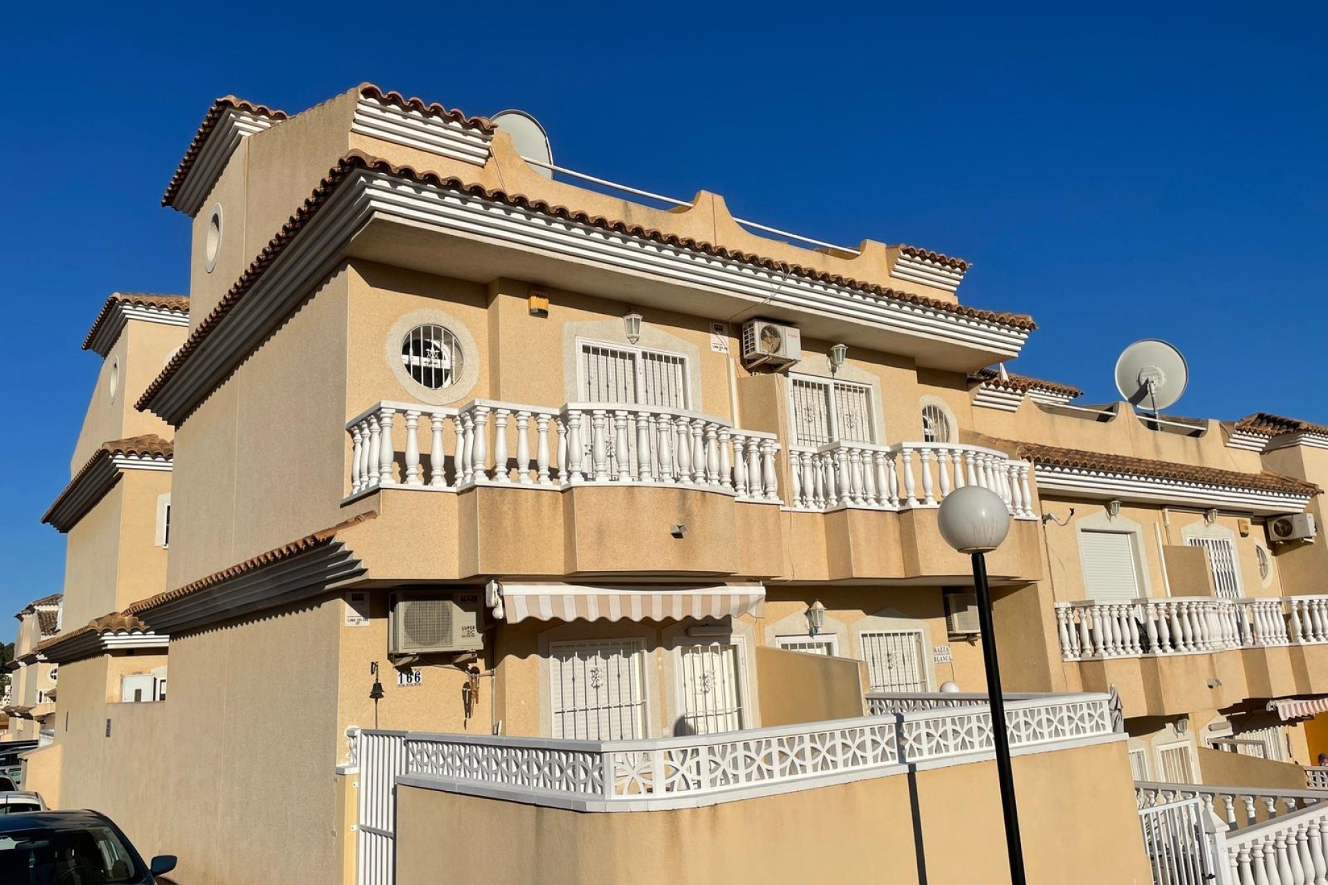 Resale - Stadthaus -
Villamartín
