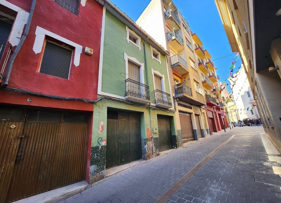 Resale - Stadthaus -
Villena