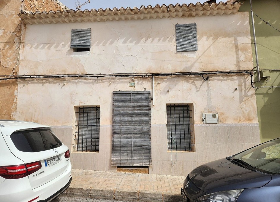 Resale - Stadthaus -
Yecla