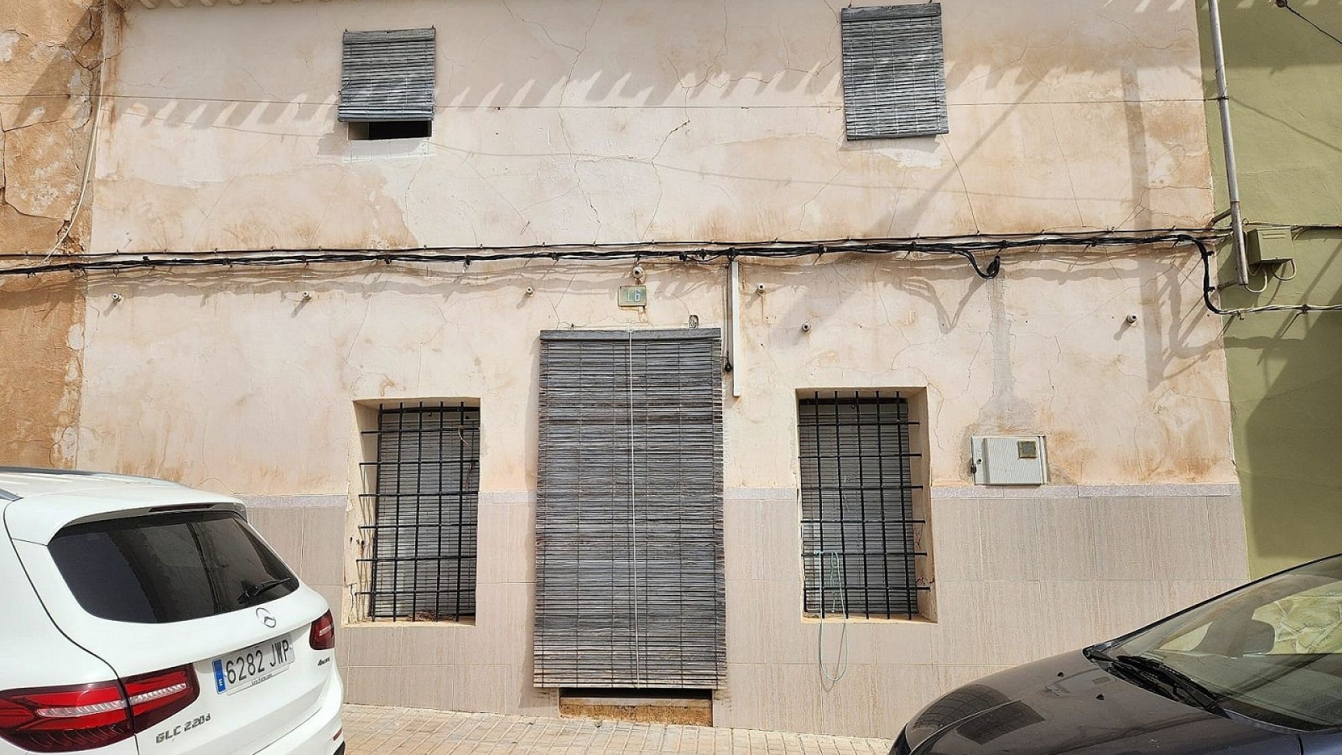 Resale - Stadthaus -
Yecla